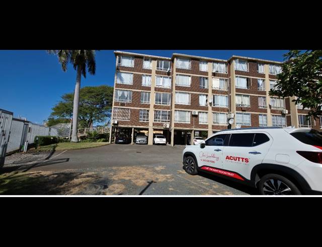 2 BEDROOM APARTMENT FOR SALE IN WINDERMERE